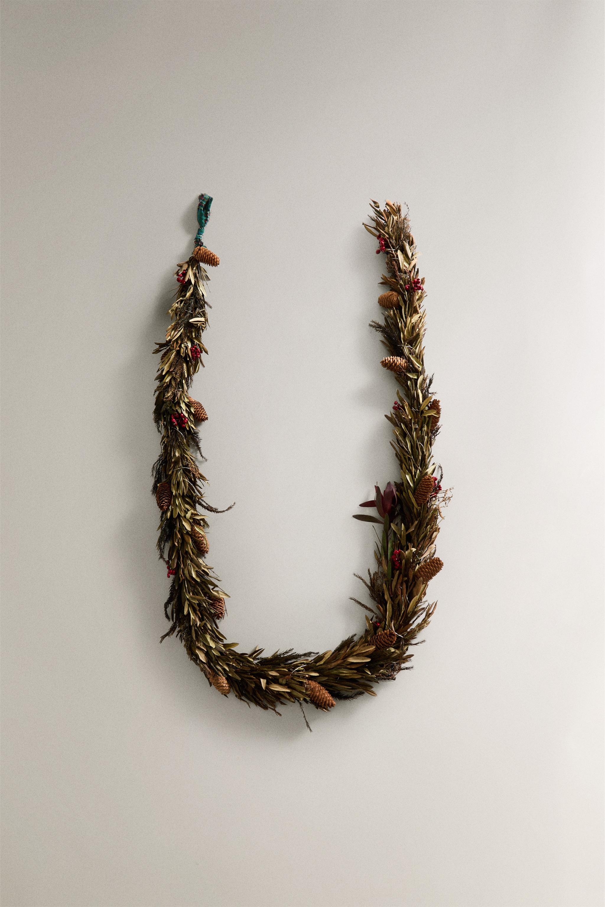OLIVE LEAF CHRISTMAS LIGHT UP GARLAND